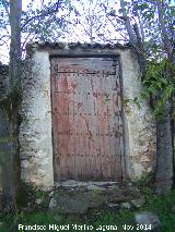 Cortijo de la Camua. Puerta de clavazn