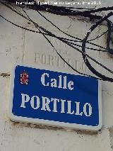 Calle Portillo. Placa antigua y placa nueva