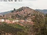 Cerro Hermana de Arriba. Con la aldea Cortijos Nuevos