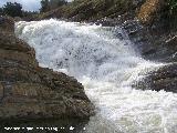 Cascada de Ro Fro. Con el ro en crecida