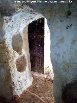 Cuevas Piquita. Cueva Tienda. Cantareras de la puerta de la habitacin derecha