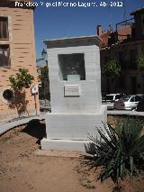 Monumento a Rafael Contreras de la Paz. Parte trasera