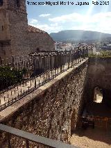 Castillo de Torredonjimeno. Murallas. Adarve