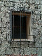 Iglesia de San Juan Bautista. Ventana abierta a los pies del templo