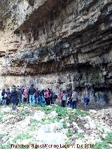 Abrigo de El Toril. Grupo de personas para contemplar el solsticio