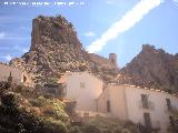 Castillo de Tscar. Desde la aldea de Tscar