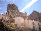 Castillo de Tscar. Desde la aldea de Tscar