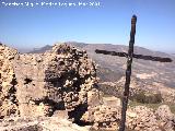 Castillo de Arenas. Recinto Superior. Cruz y torren de tapial