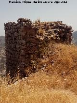 Castillo de Arenas. Recinto Inferior. Torren de la puerta izquierdo