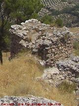 Castillo de Arenas. Recinto Inferior. Torren de la puerta izquierdo