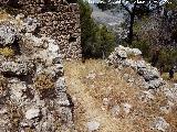 Castillo de Arenas. Recinto Inferior. Puerta en acodo