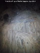 Cueva del Can del Quiebrajano. Formaciones calcreas