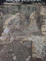 Torreparedones. Casas. Parte trasera de la Ermita de las Santas Vrgenes