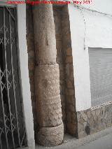 Columna romana del Arco del Postigo. 