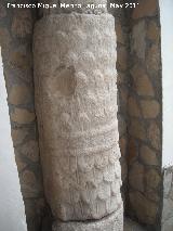 Columna romana del Arco del Postigo. 