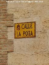 Calle la Poza. Placa