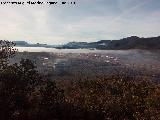 Aldea Cortijos Nuevos. Bajo la niebla desde el Cerro Cortijillo