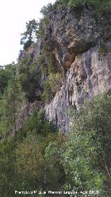 Aguascebas Grande. Paredes rocosas por debajo del Molino de la Parra