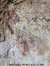 Pinturas y petroglifos rupestres de la Cueva del Encajero. Ciervo