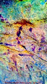 Pinturas rupestres y petroglifos Cueva del Clarillo. Tratada con Dstretch