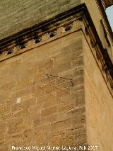 Hospital de Santiago. Torres. Reloj de Sol de la torre derecha