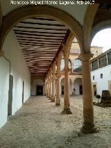 Hospital de Santiago. Patios Laterales. Galera del patio izquierdo