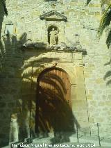 Iglesia de San Bartolom. Portada a los pies del templo