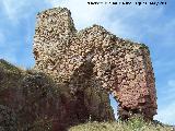 Castillo del Berrueco. Torren rectangular y Arco albarrano