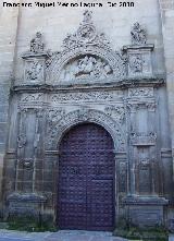 Sacra Capilla de El Salvador del Mundo. Portada de Santiago