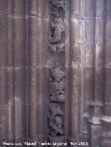 Iglesia de San Isidoro. Detalle de la portada izquierda