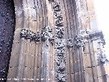 Iglesia de San Isidoro. Detalle de la portada derecha