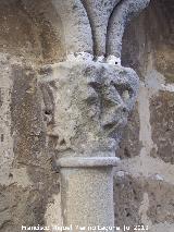 Iglesia de San Pablo. Portada de los Carpinteros. Capitel