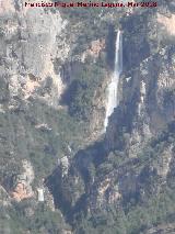 Cascada Segunda de la Osera. Abajo a la izquierda la Cascada Segunda de la Osera y a la derecha la Gran Cascada de la Osera