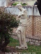 Escuela de Arte Jos Nogu. Escultura en el jardn