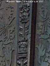 Catedral de Jan. Coro. Natividad de Mara. Cabezas de la pilastra derecha del espaldar