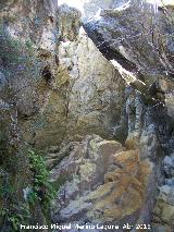 Zurren. Cascada sin agua