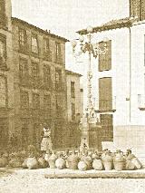 Farola de 1901. Foto antigua en la Plaza de San Ildefonso