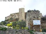 La Mota. Muralla del Arrabal Viejo. Torren de Santo Domingo II y al fondo la Torre de la Crcel
