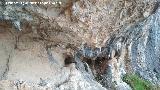 Cueva de las Cazoletas. Pared derecha de la entrada