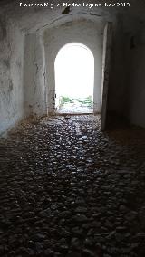 Casa Cueva de San Torcuato I. Empedrado del primer habit�culo