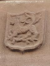 Casa de la Calle Crist�bal Col�n n� 3. Escudo derecho