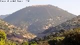 Viaducto minero del Renegadero. Al fondo el Cerro Padre Santo