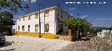 Calle Cuartel. Casas modernas tambi�n con su jard�n delantero