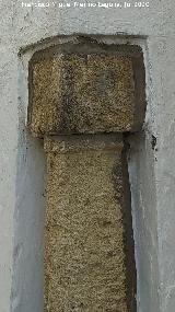 Arco de la Calle Alonso de Baena. Capitel