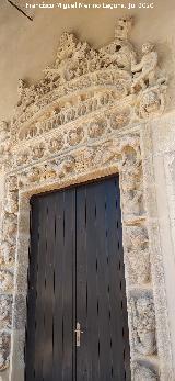 Castillo Palacio de los Ribera. Puerta del Bestiario
