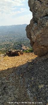 Camino Alto de la Quebrada. Con el Castillo de la Iruela al fondo