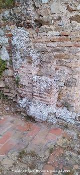 Iglesia Mayor. Muro isl�mico de la Mezquita Andalus�