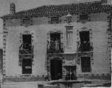 Fuente de la Plaza. Foto antigua. Con la Casa de Manuel Ramrez al fondo