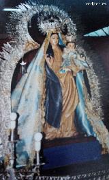 Virgen de la Estrella. Talla de la Virgen de la Estrella, policromada, con el manto por encima en su ltima restauracin. Foto de Pedro Merino Megas