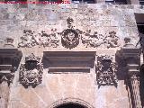 Palacio de la Calle de la Obra Pa. Escudos